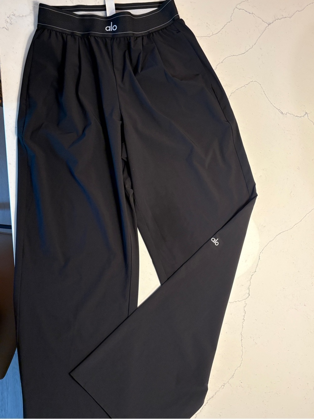 ALO Yoga Black Wide-Leg Athletic Pants like new long